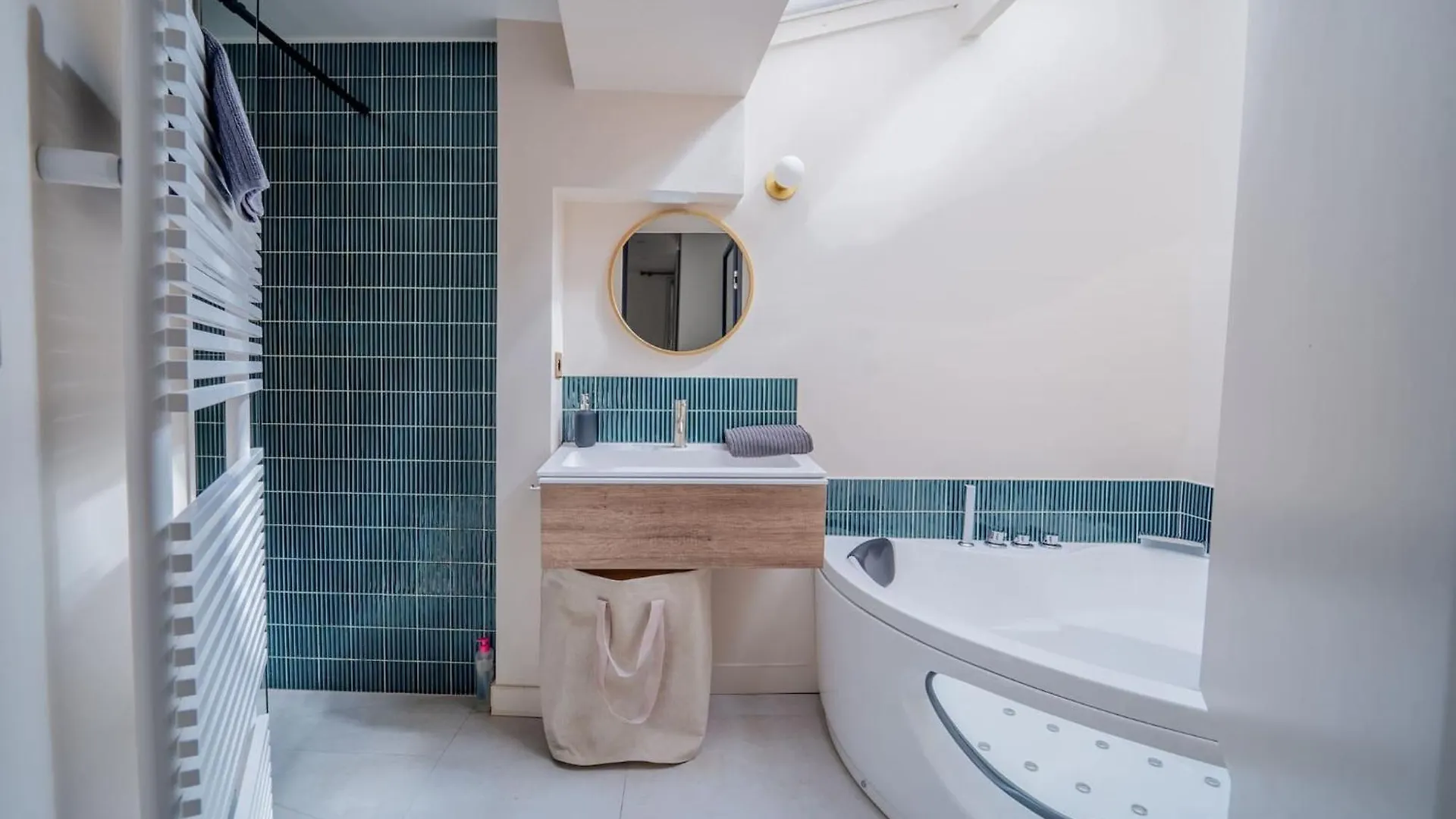 25 Rue Celony - Le Vendome - Jacuzzi - Videoprojecteur Apartment Aix-en-Provence France